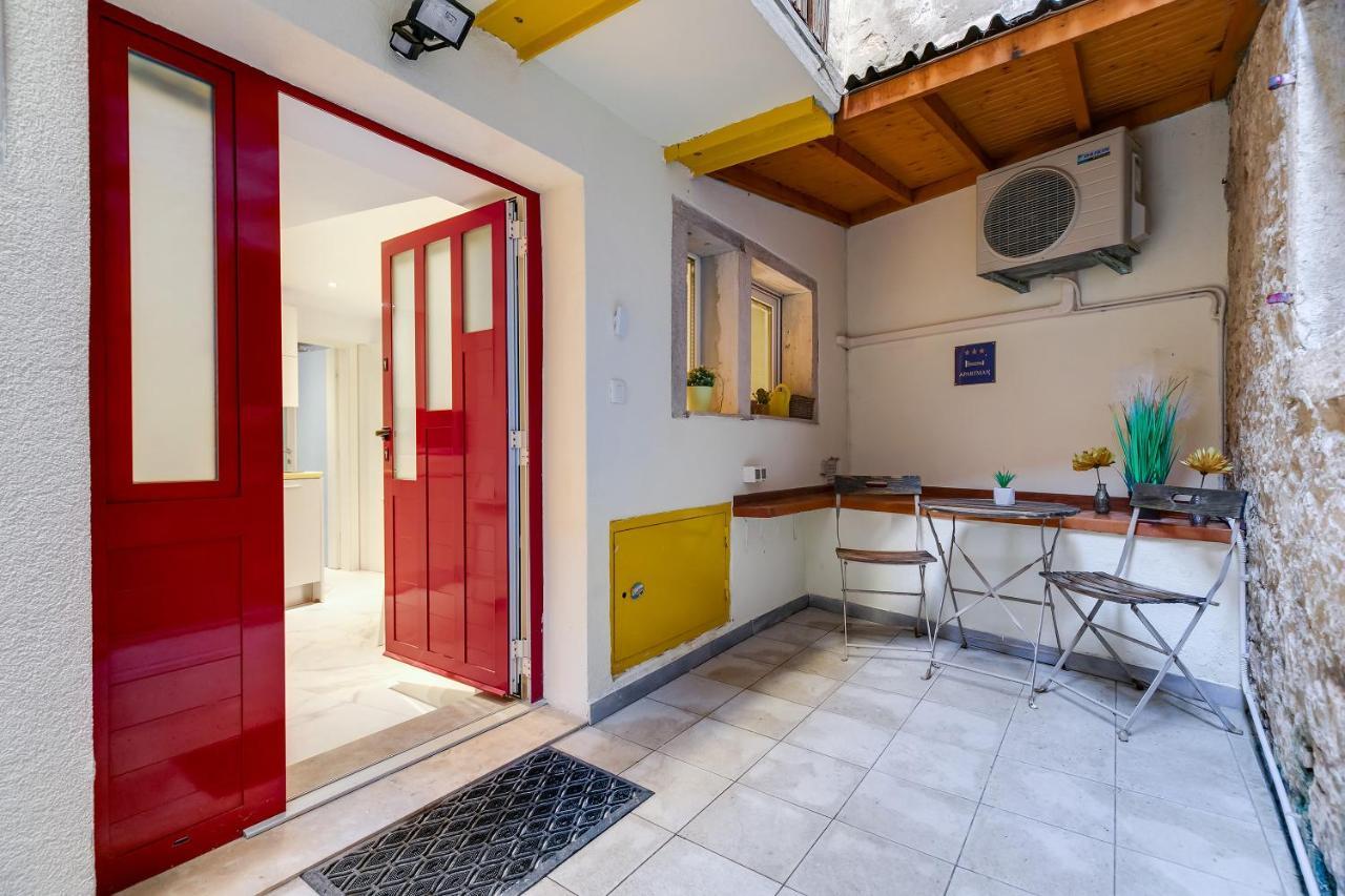 Apartment In The Heart Of Carera Street Rovinj Exterior foto